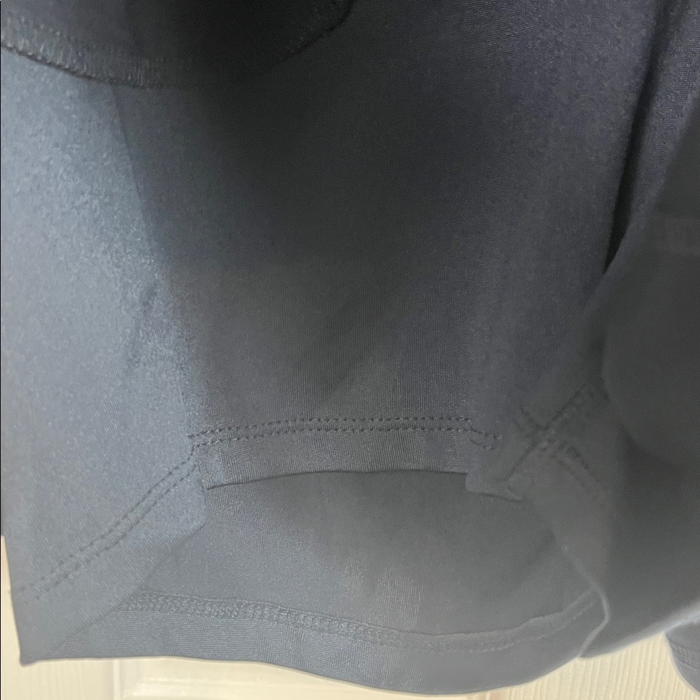 Livi navy blue athletic shorts with rash shirt under. Size 14/16. Pockets - Picture 4 of 7